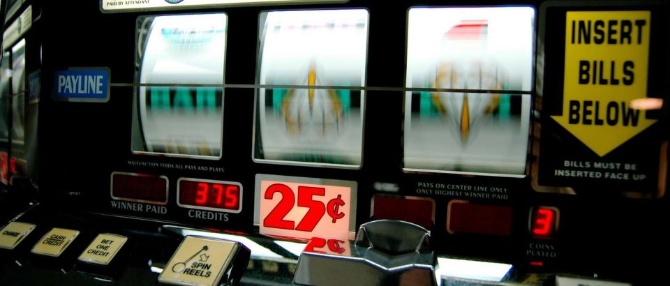 Choosing Between Jackpot Slots? Comparing Prize Structures Helps Narrow Options