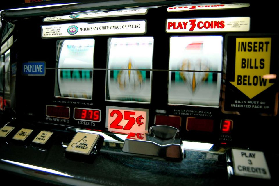 Choosing Between Jackpot Slots? Comparing Prize Structures Helps Narrow Options